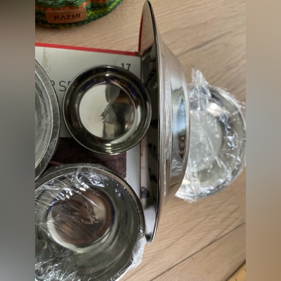 New in box stainless steel dinnerware 17 pieces - Picture 7 of 7